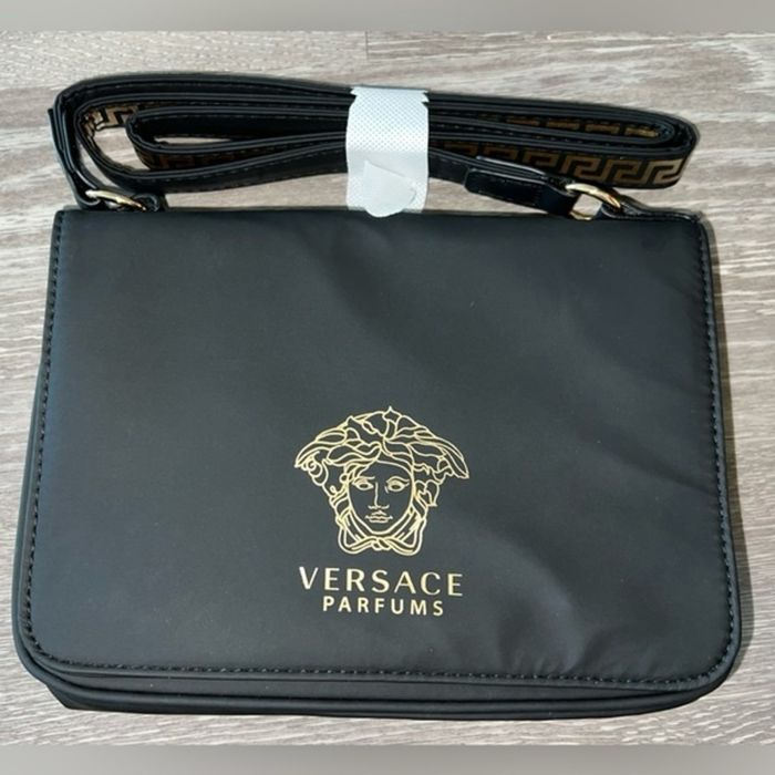 Черна чанта през рамо нова