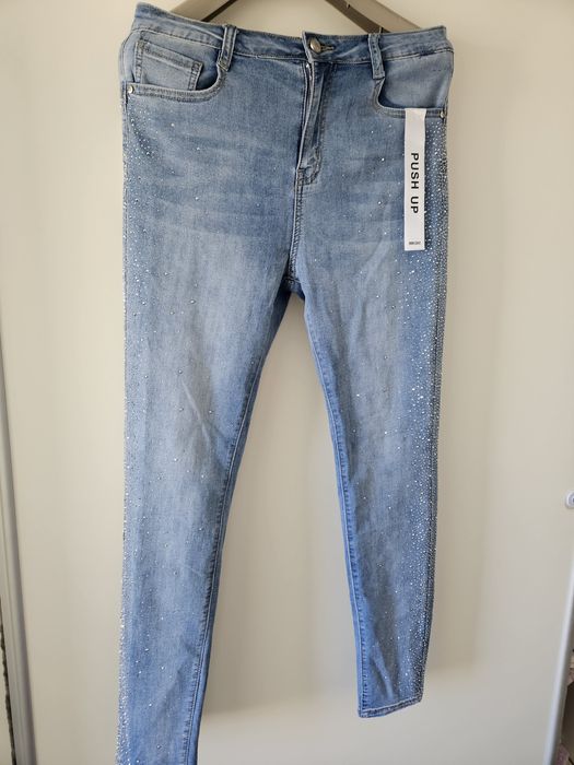 Нови Дънки слим с камъни