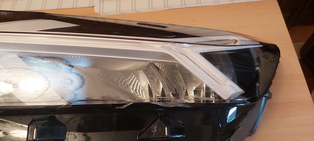 Far stânga, Dacia Logan 2023