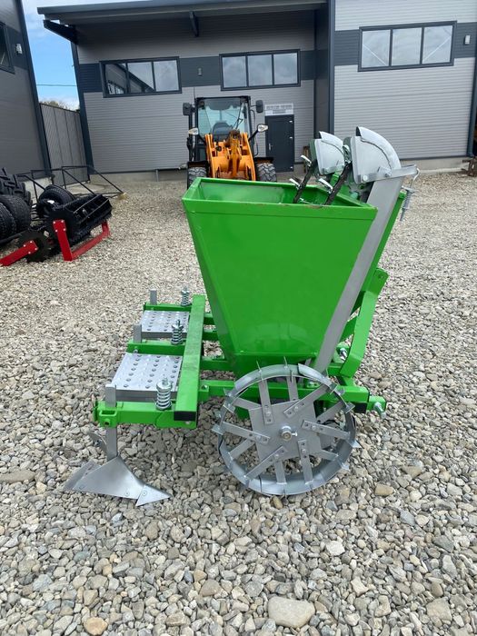 Piese . Masina plantat cartofi  doua randuri Bomet