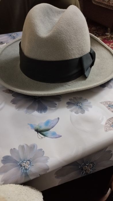 Продается шляпа женская, фетровая