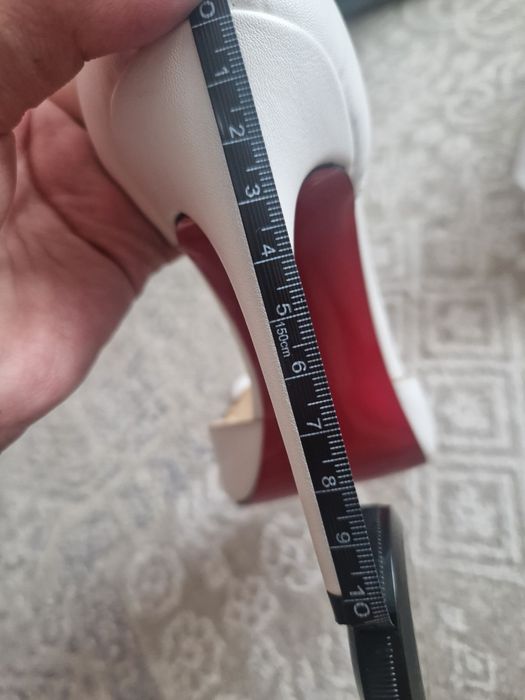 Продам новые туфли. 37 размер.