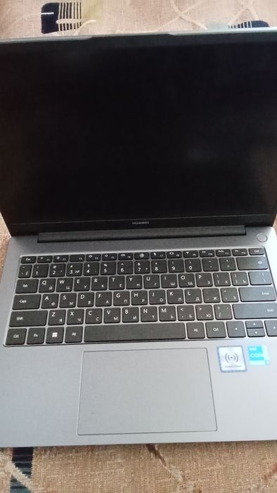Наудбук HUAWEI новыи