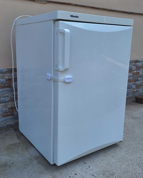 Хладилник с камера Miele