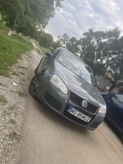 Vand sau schimb golf 5 cu atv