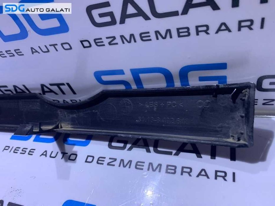 Ornament Bandou Grila Sub Far Dreapta BMW X3 E53 1999 - 2003 Cod 8402648 51.13-8402648 [V0258]
