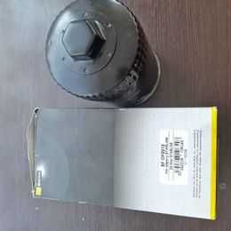 vand 2 seturi noi  de  cruci cardanice tractor  si 1 filtru ulei