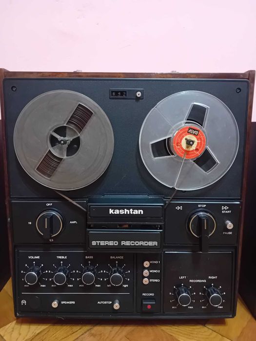 Magnetofon KASTHAN cu boxe 1000 lei