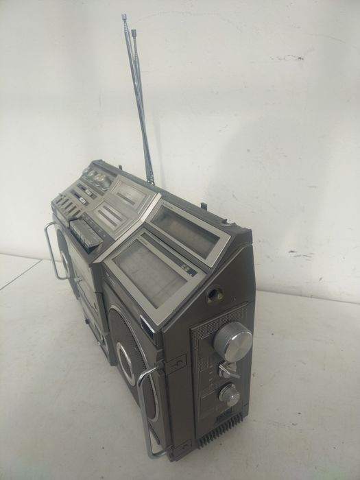 Радио касетофон PHILIPS D9714 Elephant Слонът 1981г. 
Ghettoblaster Vi