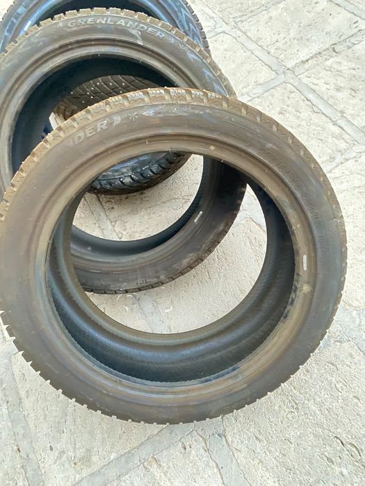 Продам шины 235/45/18