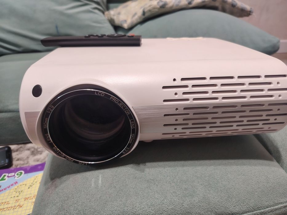 Проектор работает отлично