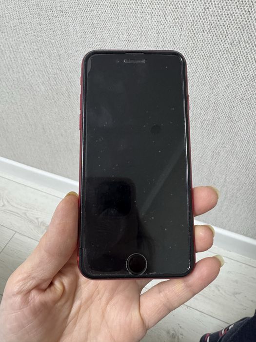Продам срочно iphone SE 2020