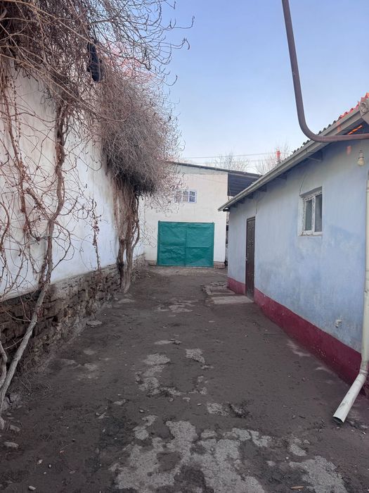 Жай сатылады Жд вогзалдын бойы Келісімді