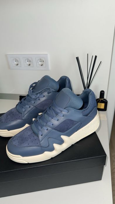 Giuseppe Zanotti Talon