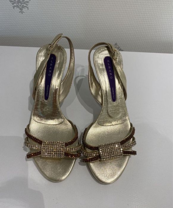 Продам босоножки Италия