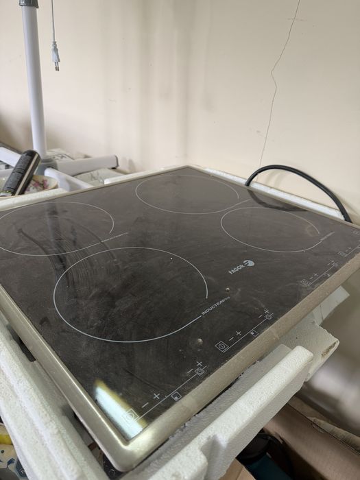 Продам электрическую плиту