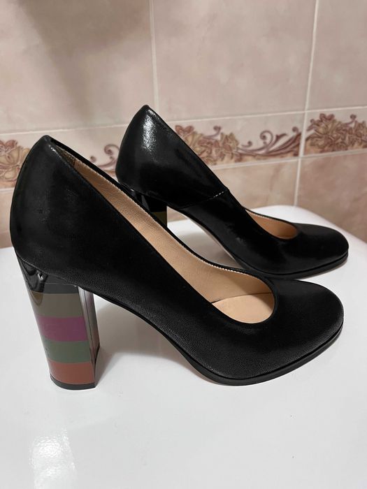 Продам туфли черные