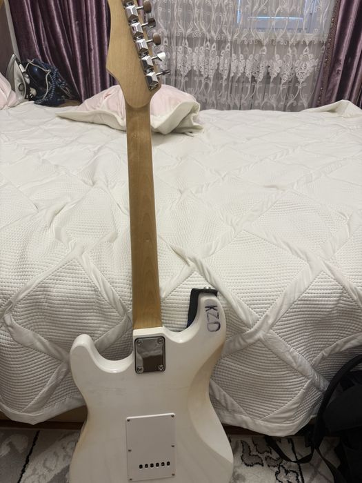 Электрогитара за 25к