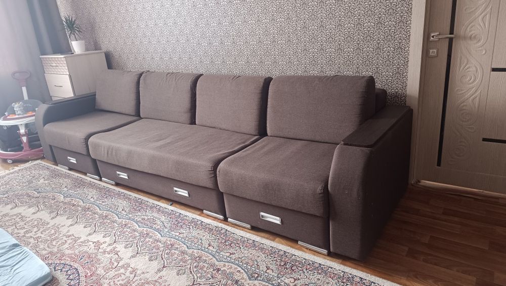 Продам диван длинной 3,20, раскладной,