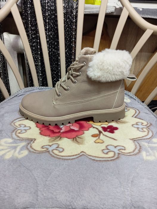 Зимние ботинки для девочек.