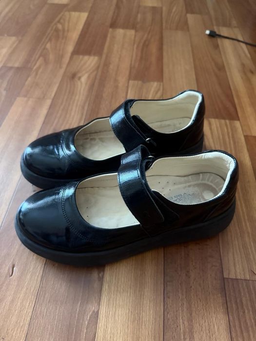 Продам туфли кожаные