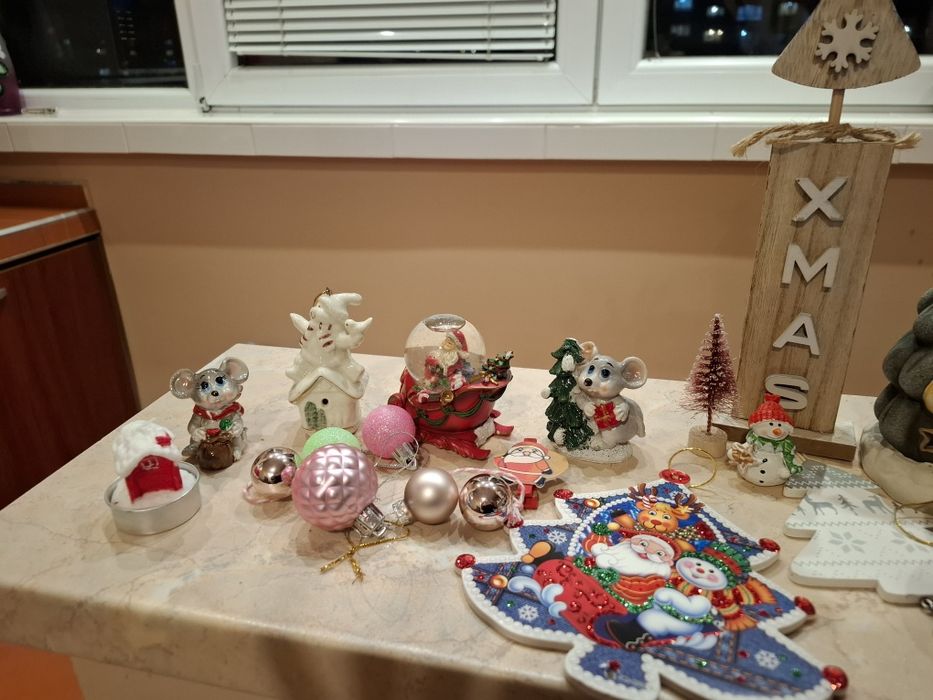 Коледна украса и фигурки