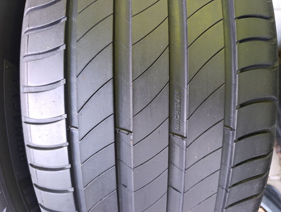 Două anvelope de vara 245 45 18 Michelin dot 2018