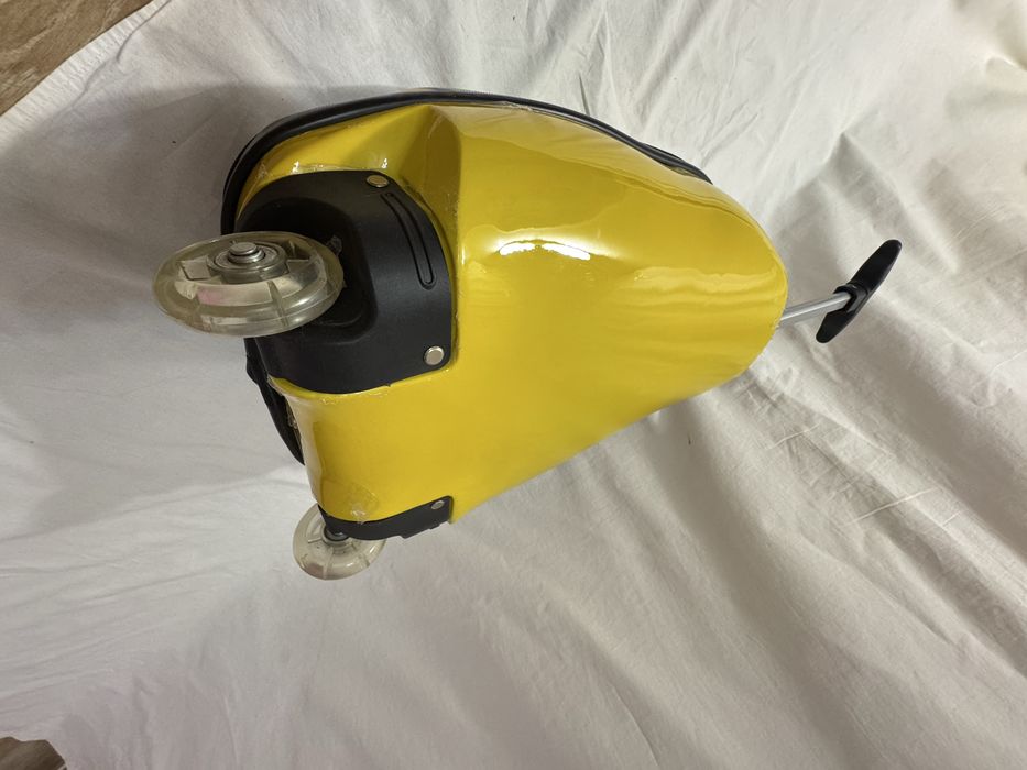 Детский чемодан на колесах