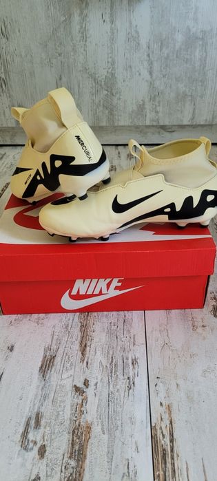 Детски бутони Nike 40 лв.