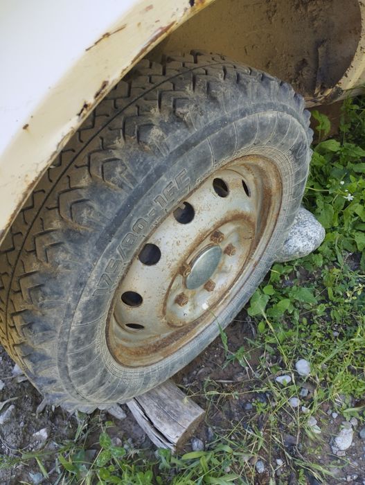 Niva sotiladi yıl 83 yuradi 1chi skorsga kirmay qolgan