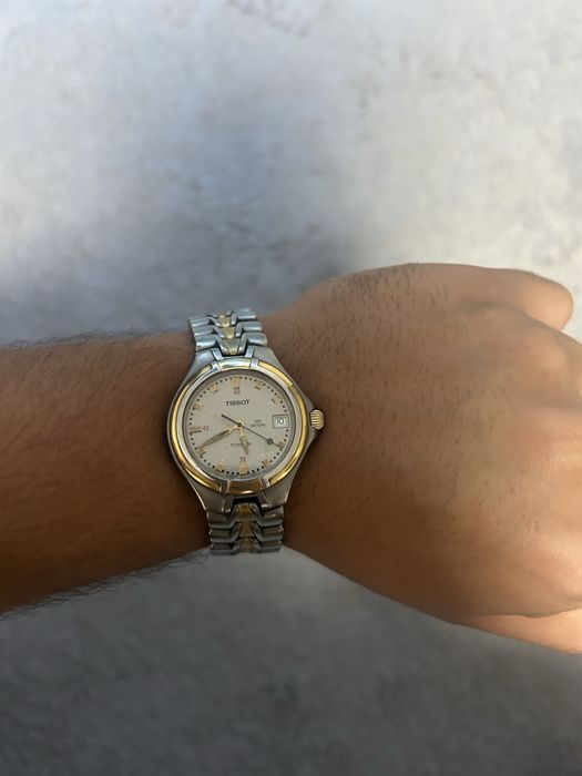 Часовник Tissot  titanium case
