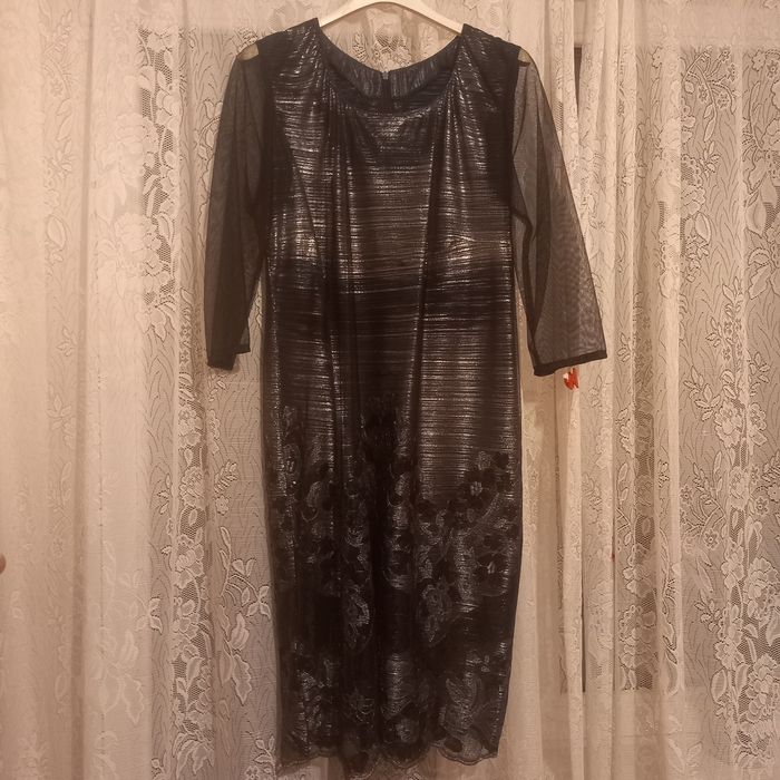 Vând 2 rochii cu sacou