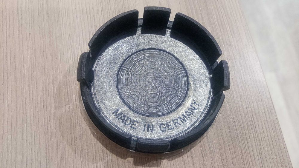 Продам колесные колпачки Ford