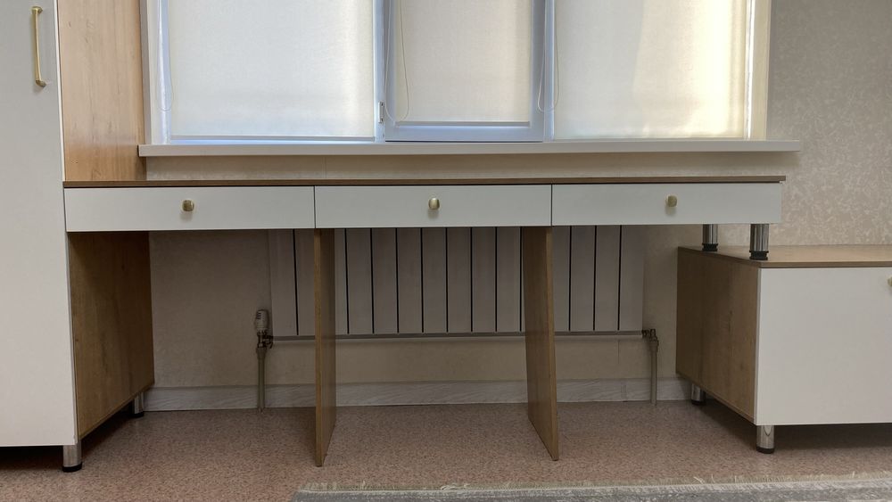 Детский гарнитур и письменный стол со шкафчиком