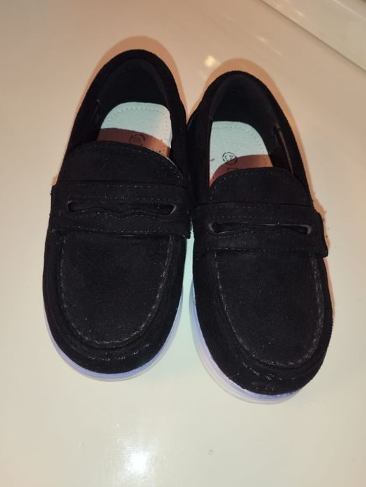 Обувь женщине и мальчиков