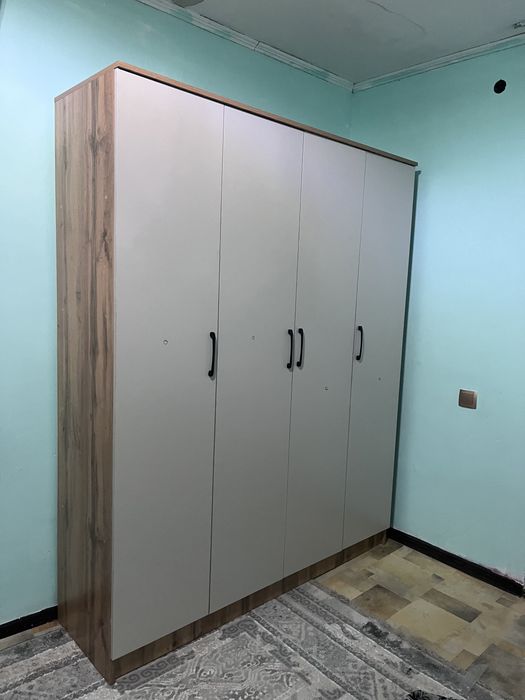 Шкаф новый 4дверный