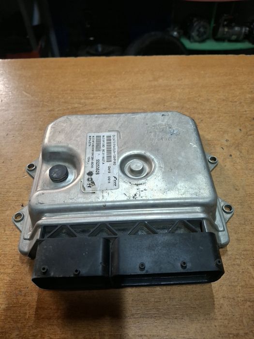 Calculator ECU motor Fiat Ducato 2.3 MjD 8F3