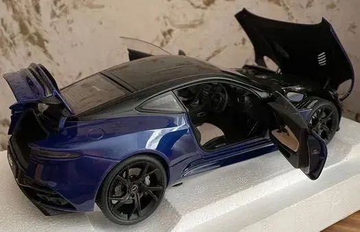 Aston Martin DBS Superleggera AUTOart M1:18 Сапфирено синьо.