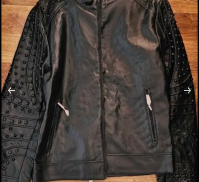 Мъжко кожено яке с капси