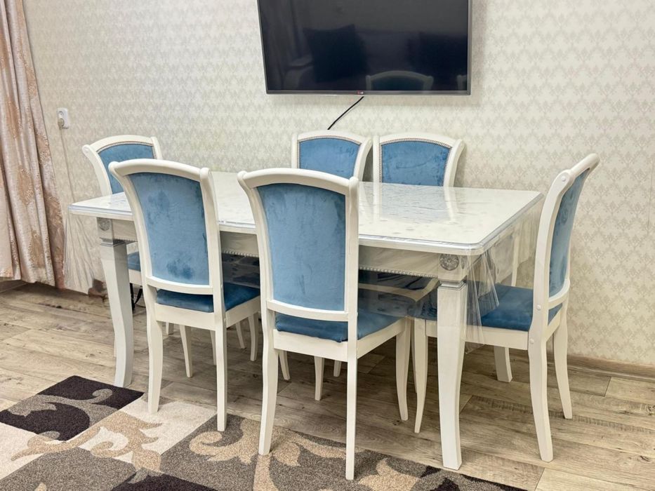 Стол для зала/гостей