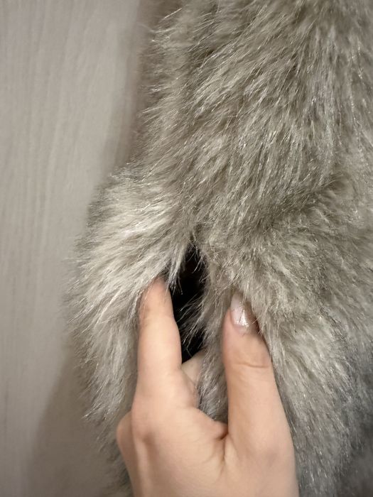 Vesta blana cu buzunare