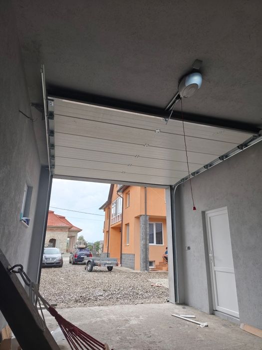 Poarta de garaj/ usa pentru garaj/ usi secționale/ usa industriala/