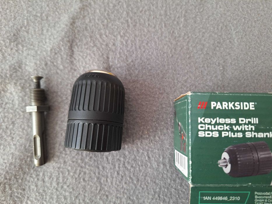 Mandrină rapidă fără cheie cu adaptor SDS Plus marca Parkside.