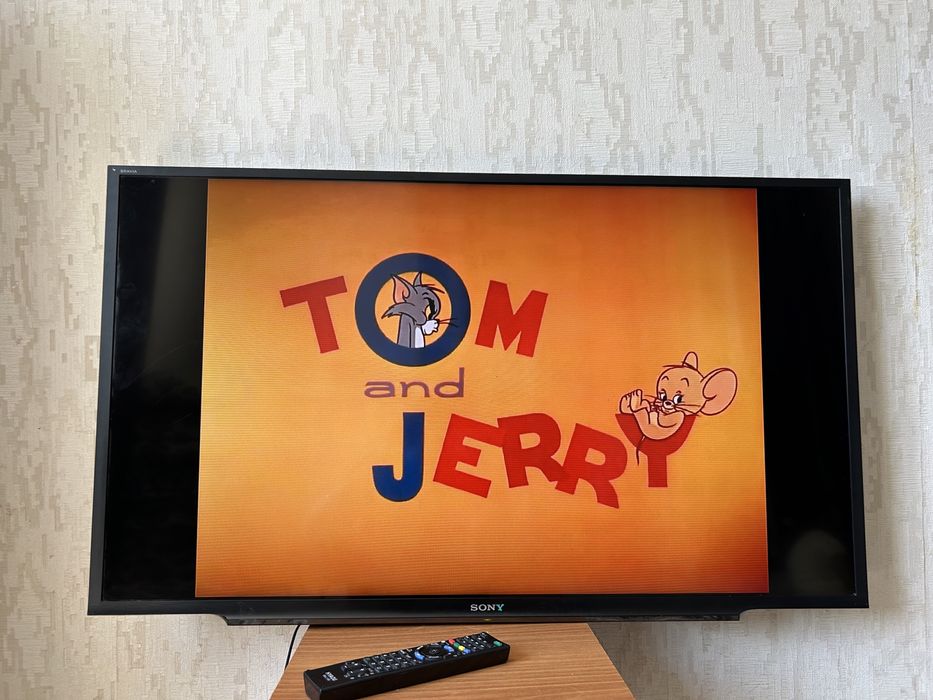 SONY Smart Tv 102см