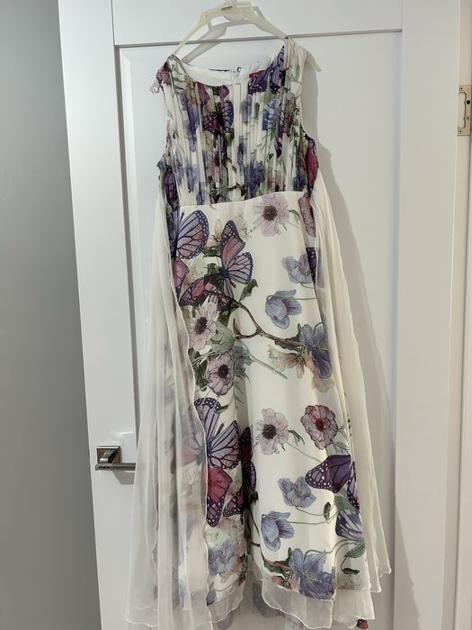 Платье нарядное для девочки 11-12 лет