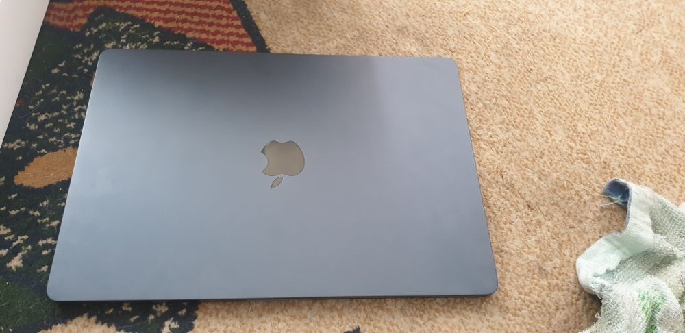 Масbook Air 15.3 m4. 16 ram 256 ssd