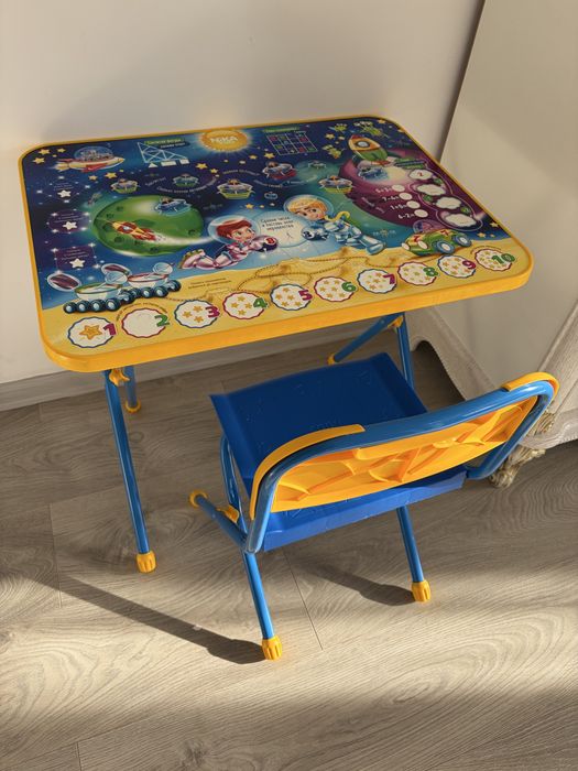 Детская парта со стулом