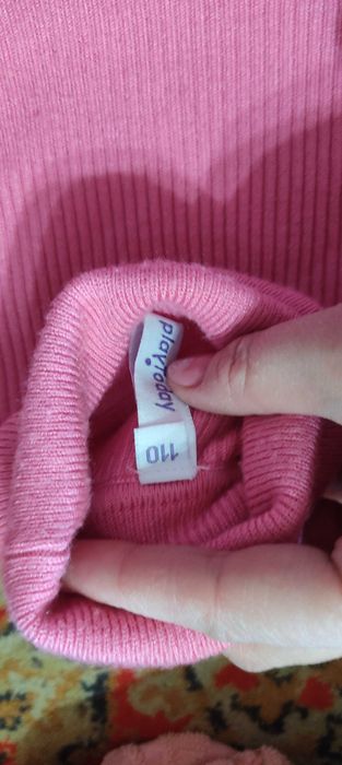 продаю вещи на девочку( платья). Рост 116