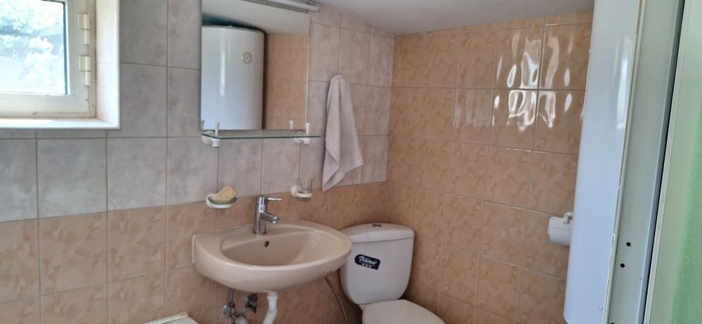 Къща с голям двор