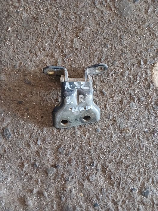 Петля двери Нисан Максима А32